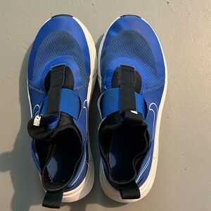 Nike slip on shoes for big boys
